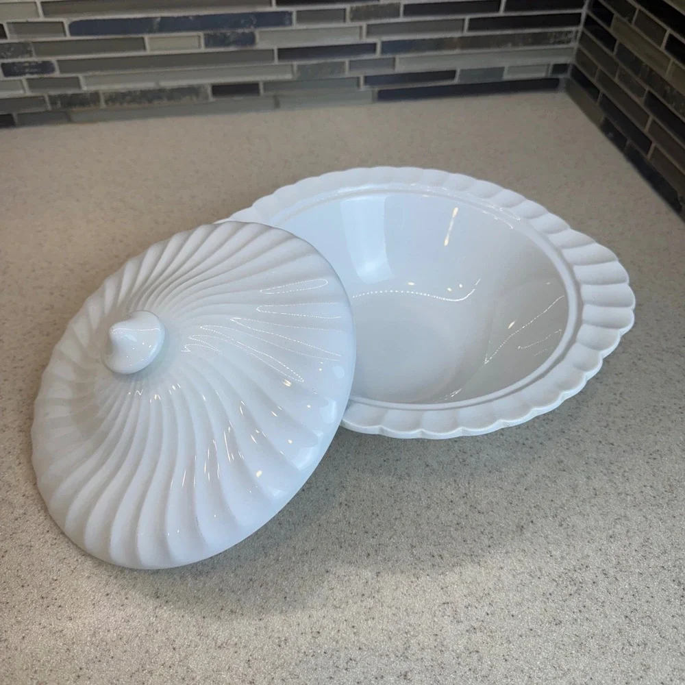Johnson Bros Snowhite Regency Ironstone Covered Vegetable Tureen White England‎